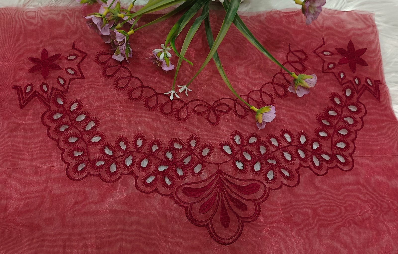 Double shinning organza neckline patches 